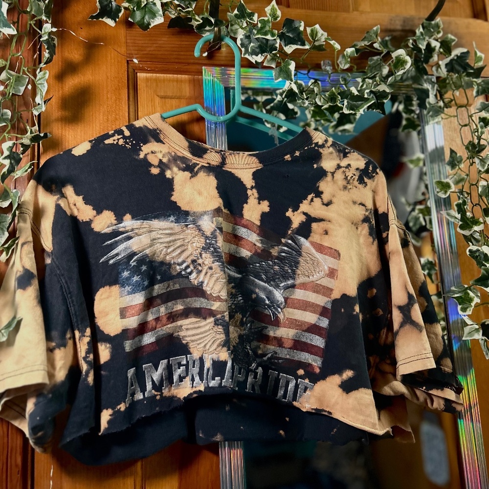 vintage 90s American pride tee bleach tie dye crop top graphic tee shirt eagle